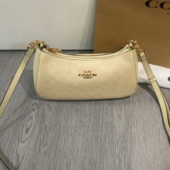 COACH Teri Shoulder Bag In Signature Canvas CV933 - Picture 4 of 9